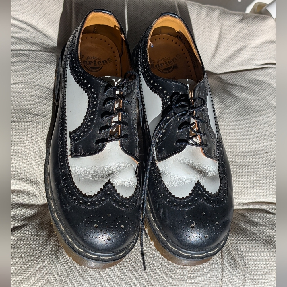 Dr. Martens Wing Tip 3989 UK 6